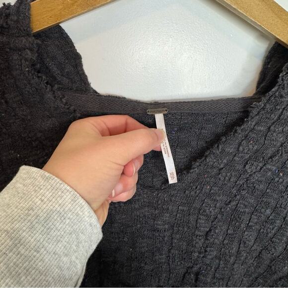 Free People Baja Babe Hooded Hacci Sweater Gray Wide Sleeve Oversized Size XS - Picture 4 of 6